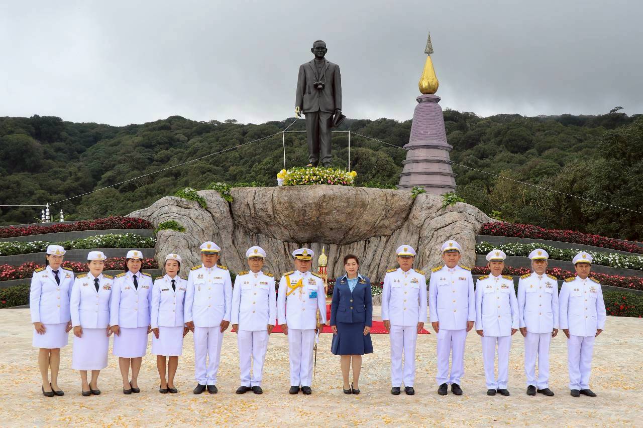 ร่วมพิธีอัญเชิญพระบรมรูปพระบาทสมเด็จพระบรมชนกาธิเบศร มหาภูมิพลอดุลยเดชมหาราช บรมนาถบพิตรและพิธีเปิดการก่อสร้างโครงการสร้างพระ